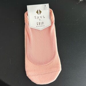 NWT Tavi “Maddie ” low rise grip socks